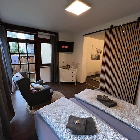 Apartment Humboldt 3 Schlafzimmer,Wifi, Netflix Parken, Terrasse, Klimatisiert, Naehe Zentrum Jena Ngoại thất bức ảnh