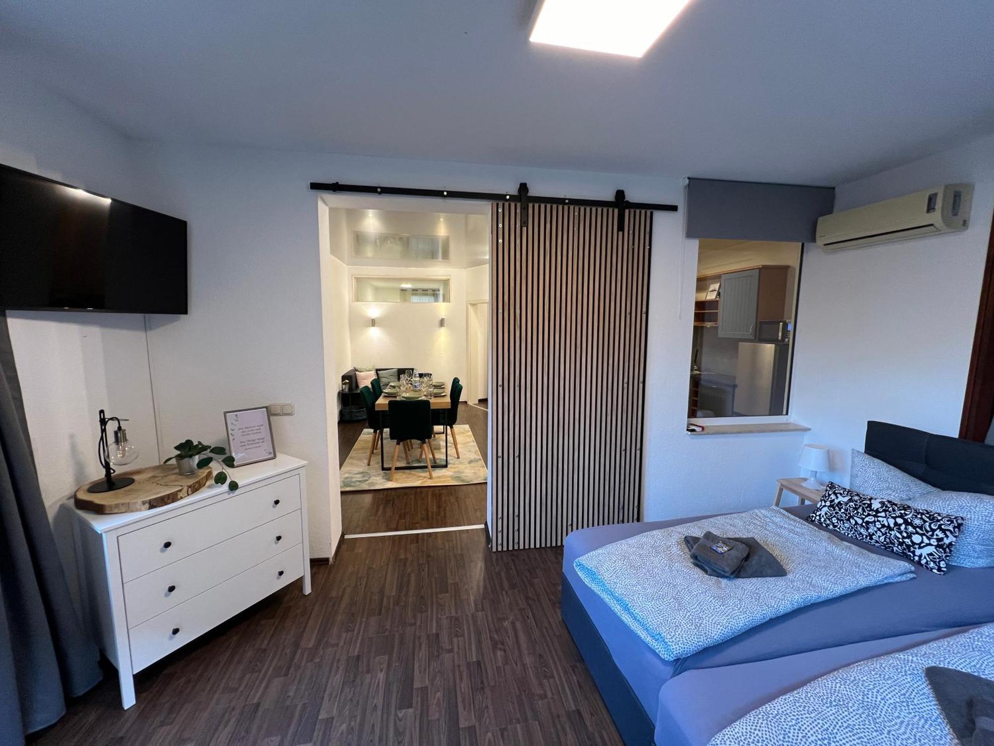 Apartment Humboldt 3 Schlafzimmer,Wifi, Netflix Parken, Terrasse, Klimatisiert, Naehe Zentrum Jena Ngoại thất bức ảnh
