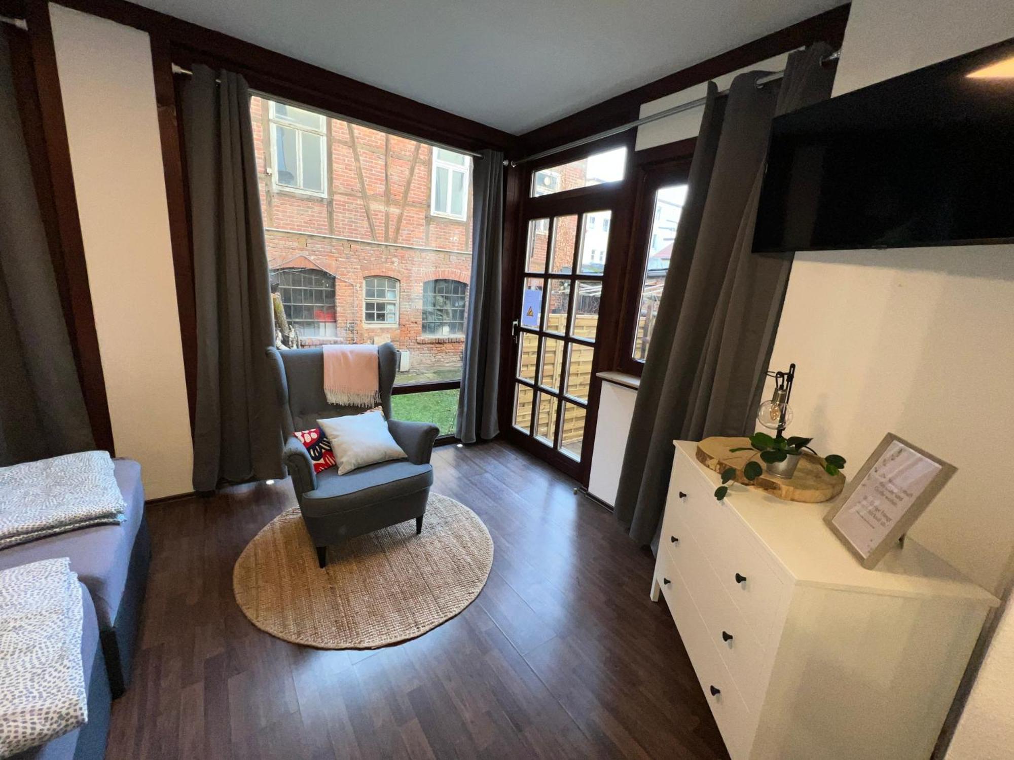 Apartment Humboldt 3 Schlafzimmer,Wifi, Netflix Parken, Terrasse, Klimatisiert, Naehe Zentrum Jena Ngoại thất bức ảnh