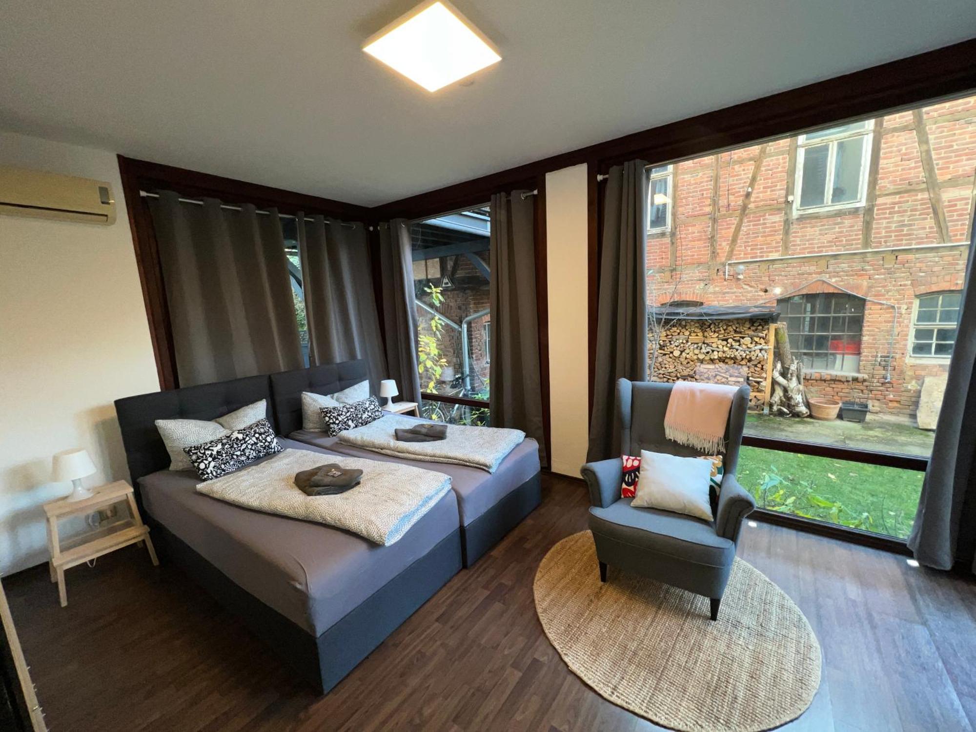 Apartment Humboldt 3 Schlafzimmer,Wifi, Netflix Parken, Terrasse, Klimatisiert, Naehe Zentrum Jena Ngoại thất bức ảnh