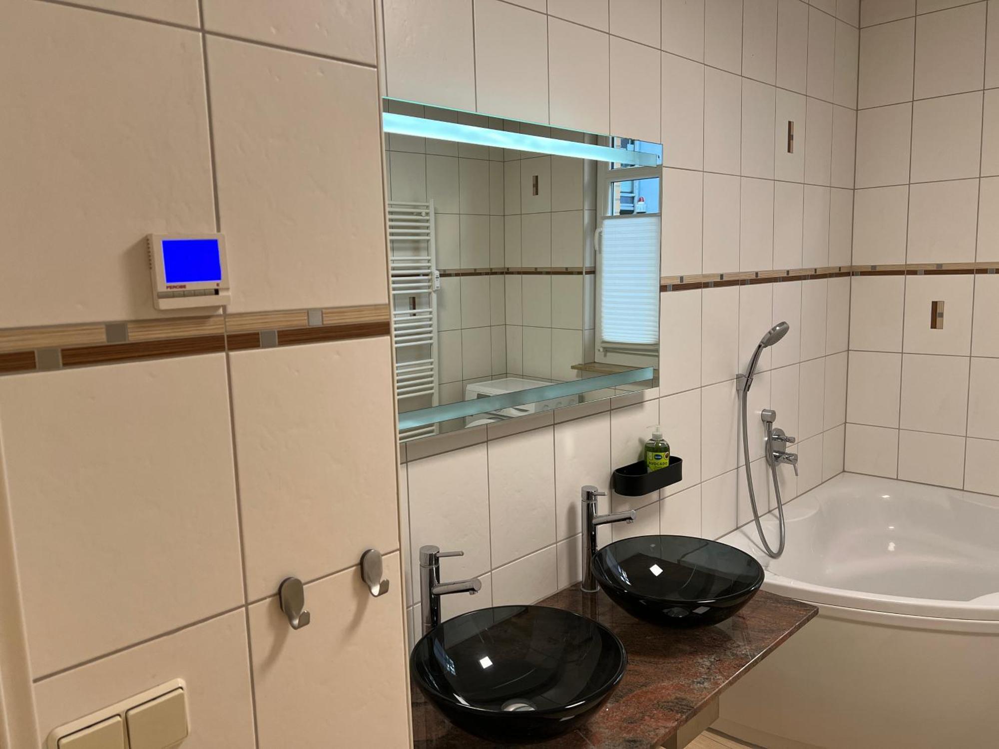 Apartment Humboldt 3 Schlafzimmer,Wifi, Netflix Parken, Terrasse, Klimatisiert, Naehe Zentrum Jena Ngoại thất bức ảnh